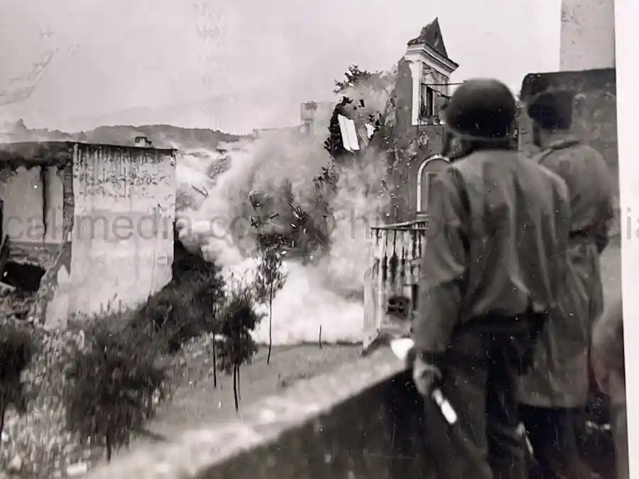 US WWII 5th ARMY PHOTO GROUPING SHOWING GENERAL MARK CLARK