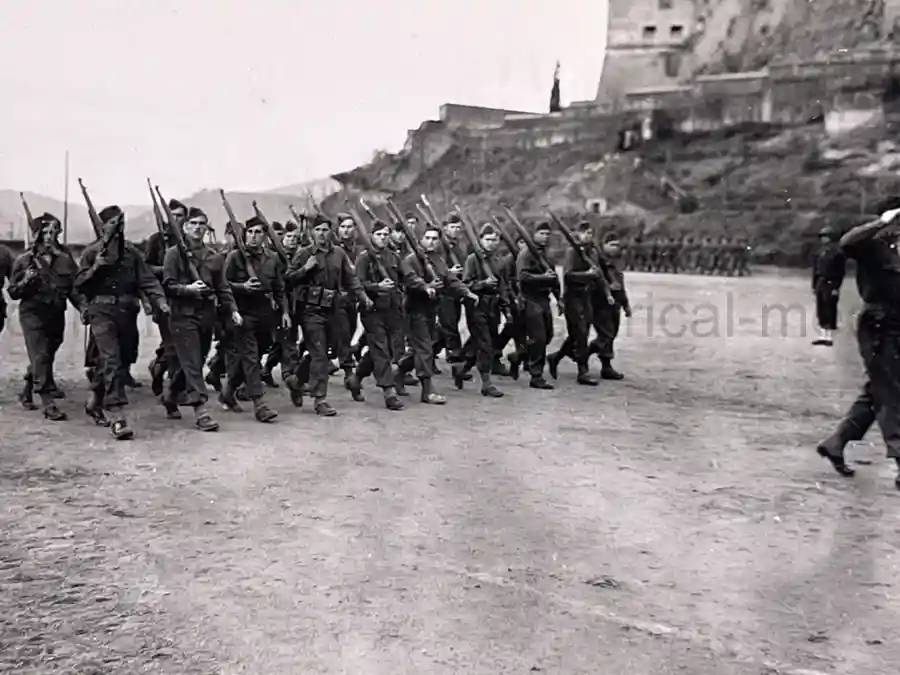 US WWII 5th ARMY PHOTO GROUPING SHOWING GENERAL MARK CLARK