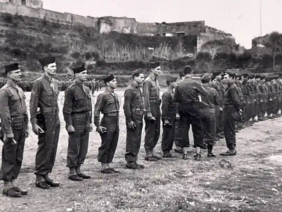 US WWII 5th ARMY PHOTO GROUPING SHOWING GENERAL MARK CLARK