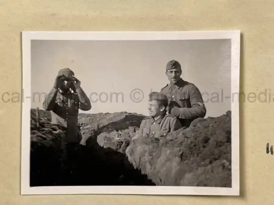 GERMAN WWII ARMY PHOTOGRAPHER'S SAMPLE ALBUM - RUSSIA CAMPAIGN - ART. RGT. 60/65 - KUBAN GERMAN WWII ARMY PHOTOGRAPHER'S SAMPLE ALBUM - RUSSIA CAMPAIGN - ART. RGT. 60/65 - KUBAN