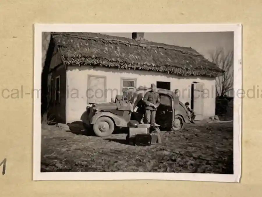 GERMAN WWII ARMY PHOTOGRAPHER'S SAMPLE ALBUM - RUSSIA CAMPAIGN - ART. RGT. 60/65 - KUBAN GERMAN WWII ARMY PHOTOGRAPHER'S SAMPLE ALBUM - RUSSIA CAMPAIGN - ART. RGT. 60/65 - KUBAN