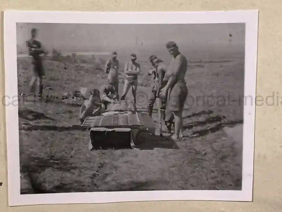 GERMAN WWII ARMY PHOTOGRAPHER'S SAMPLE ALBUM - RUSSIA CAMPAIGN - ART. RGT. 60/65 - KUBAN GERMAN WWII ARMY PHOTOGRAPHER'S SAMPLE ALBUM - RUSSIA CAMPAIGN - ART. RGT. 60/65 - KUBAN