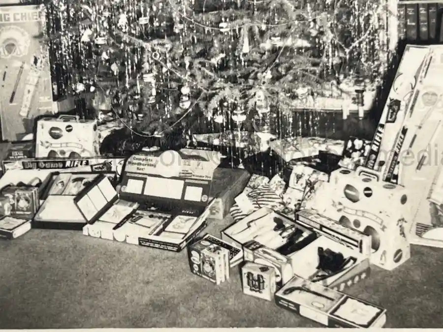  WWII PHOTO ALBUM GROUPING WITH SIGNED MACARTHUR & EISENHOWER FRAMED PHOTOS - 88th BLUE DEVILS