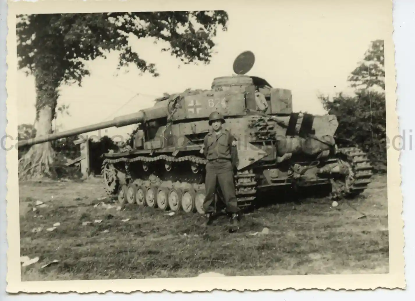 USGI PHOTO OF A PANZER IV TANK - JULY 1944 - JULY 1944 - ST LO