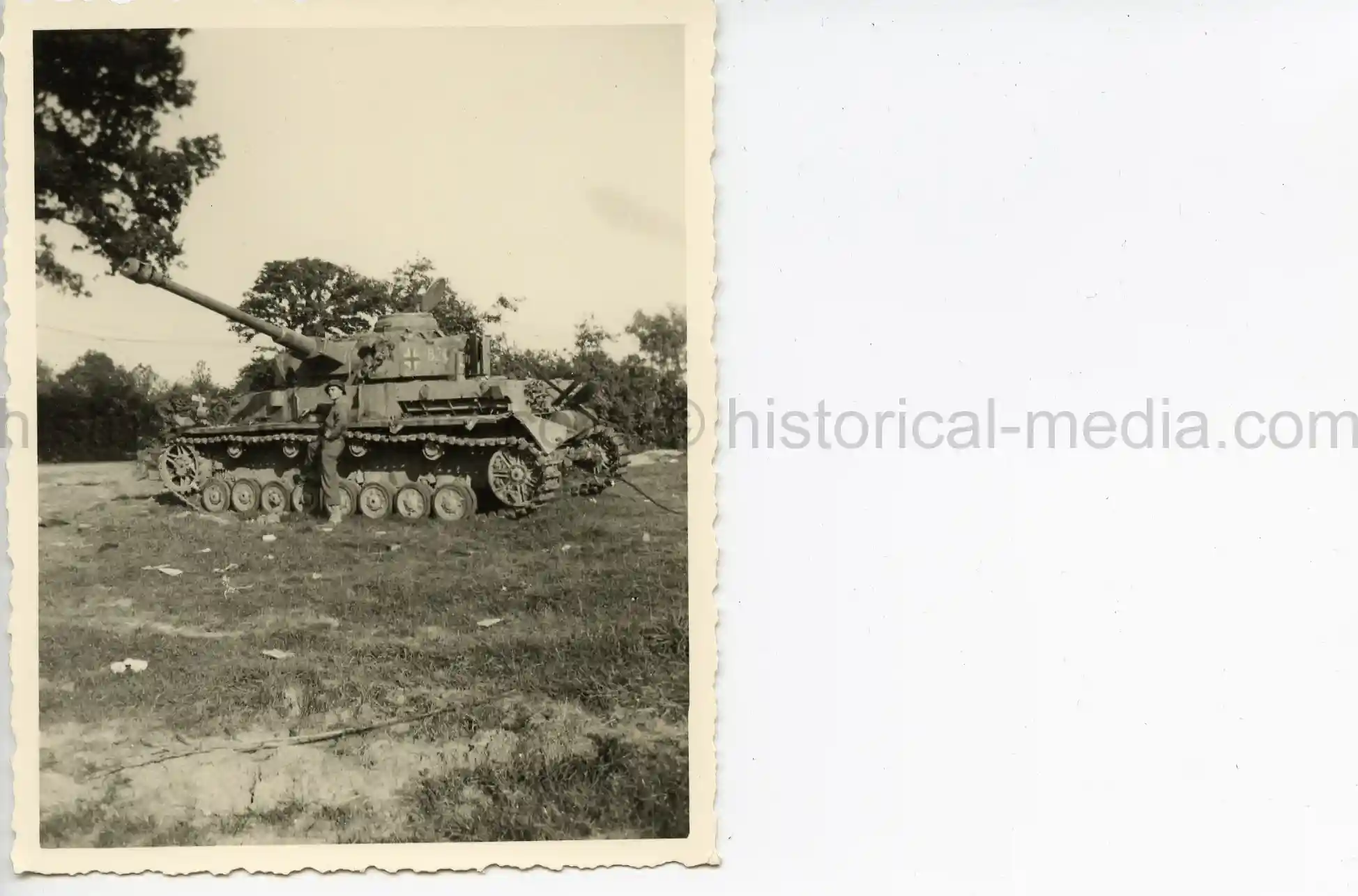 USGI PHOTO OF A PANZER IV TANK - JULY 1944 - JULY 1944 - ST LO