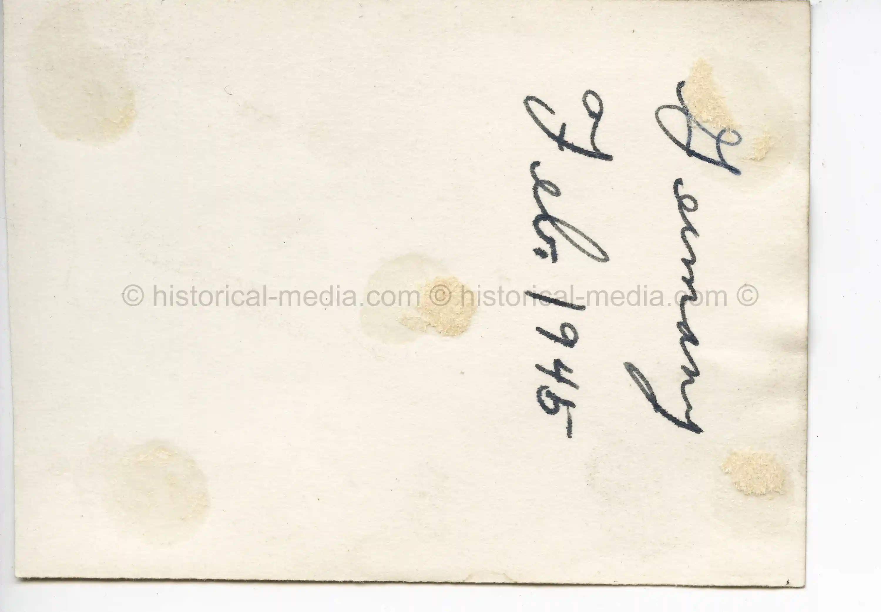 USGI PHOTOS - SOLDIERS POSE W/ CAPTURED GERMAN FLAG - FEB. 1945