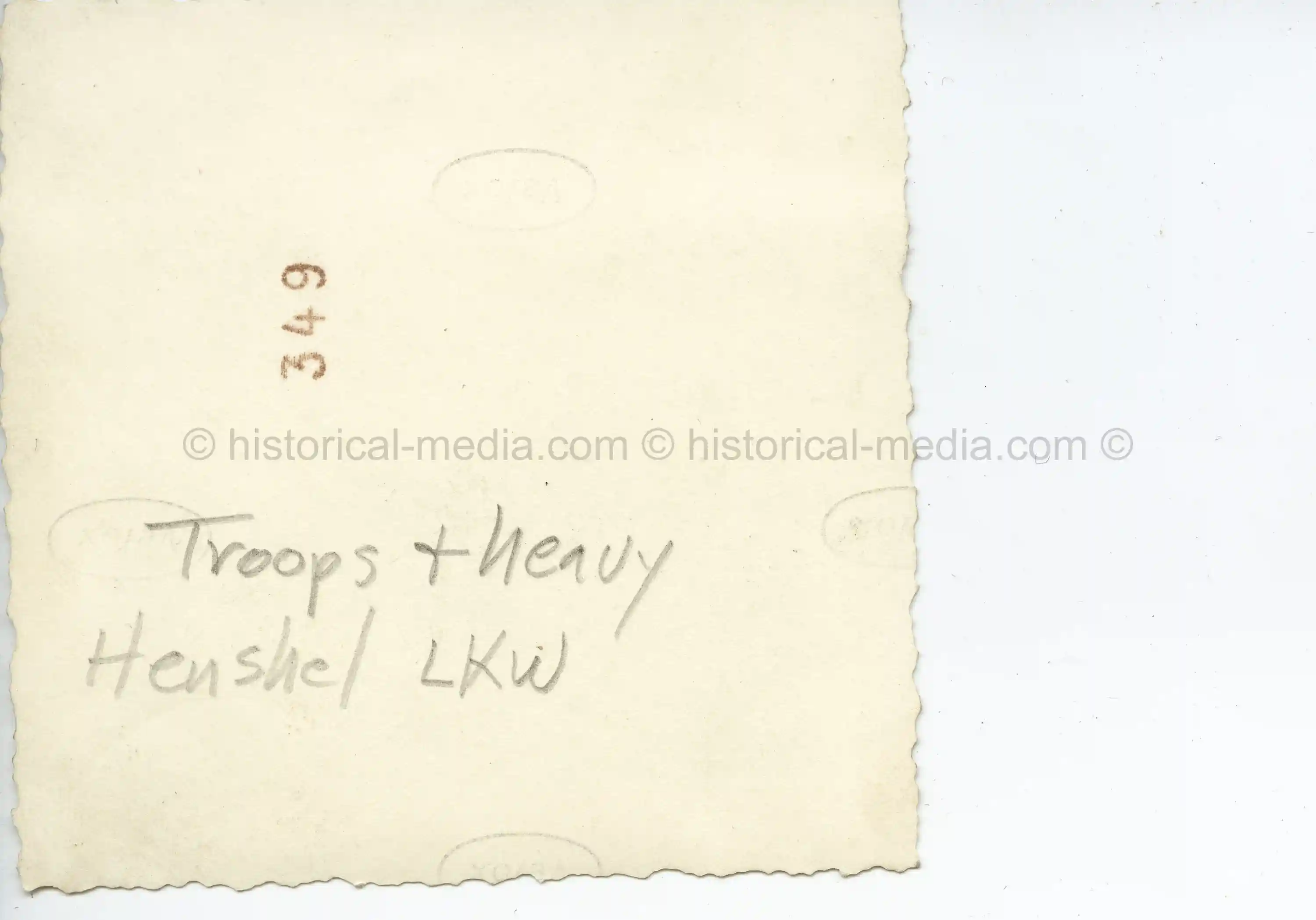 GERMAN PHOTO OF A HENSCHEL 33 D1 TRUCK