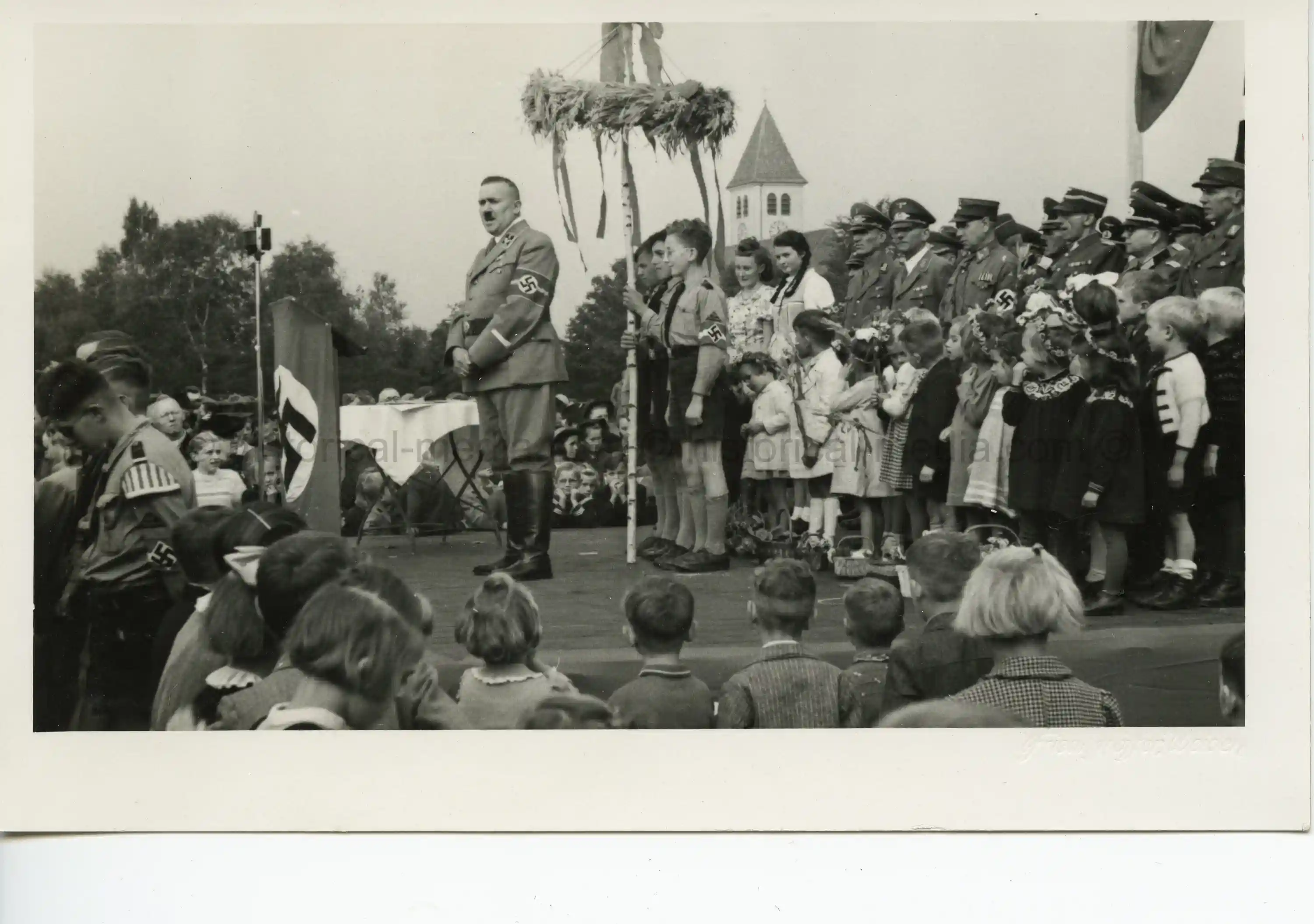 GERMAN PHOTO OF A HITLER JUGEND/SA CEREMONY