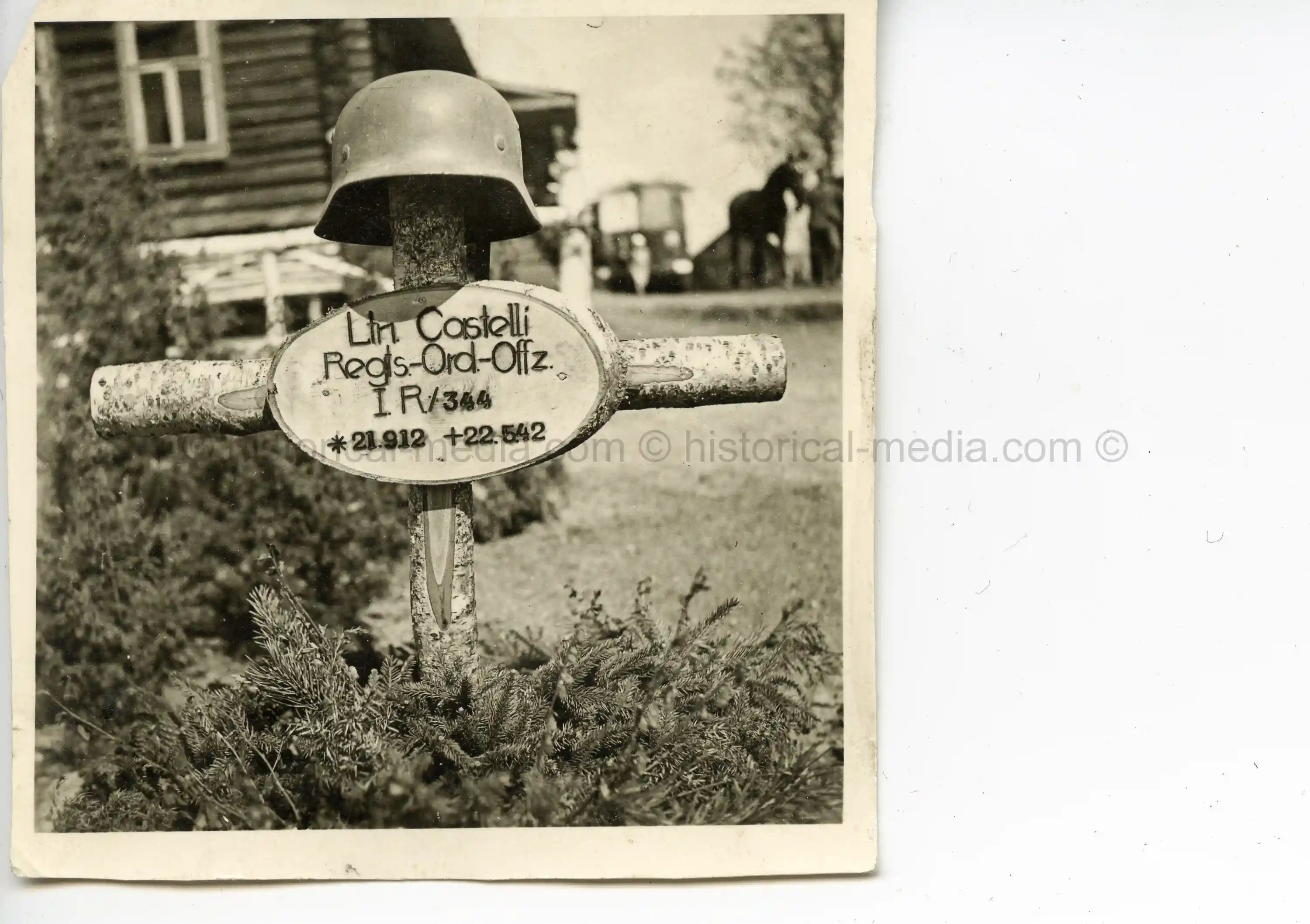 PHOTO OF GERMAN LEUTNANT CASTELLI GRAVE - INF. RGT. 344