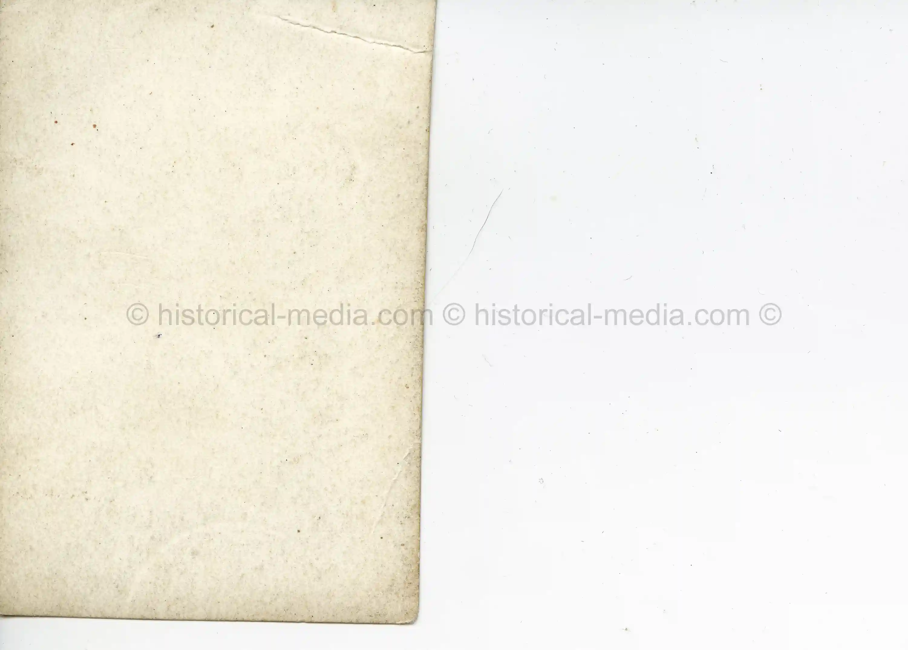 PHOTO OF GERMAN FALLSCHIRMJAEGER W. MP 40 AND FJ HELMET