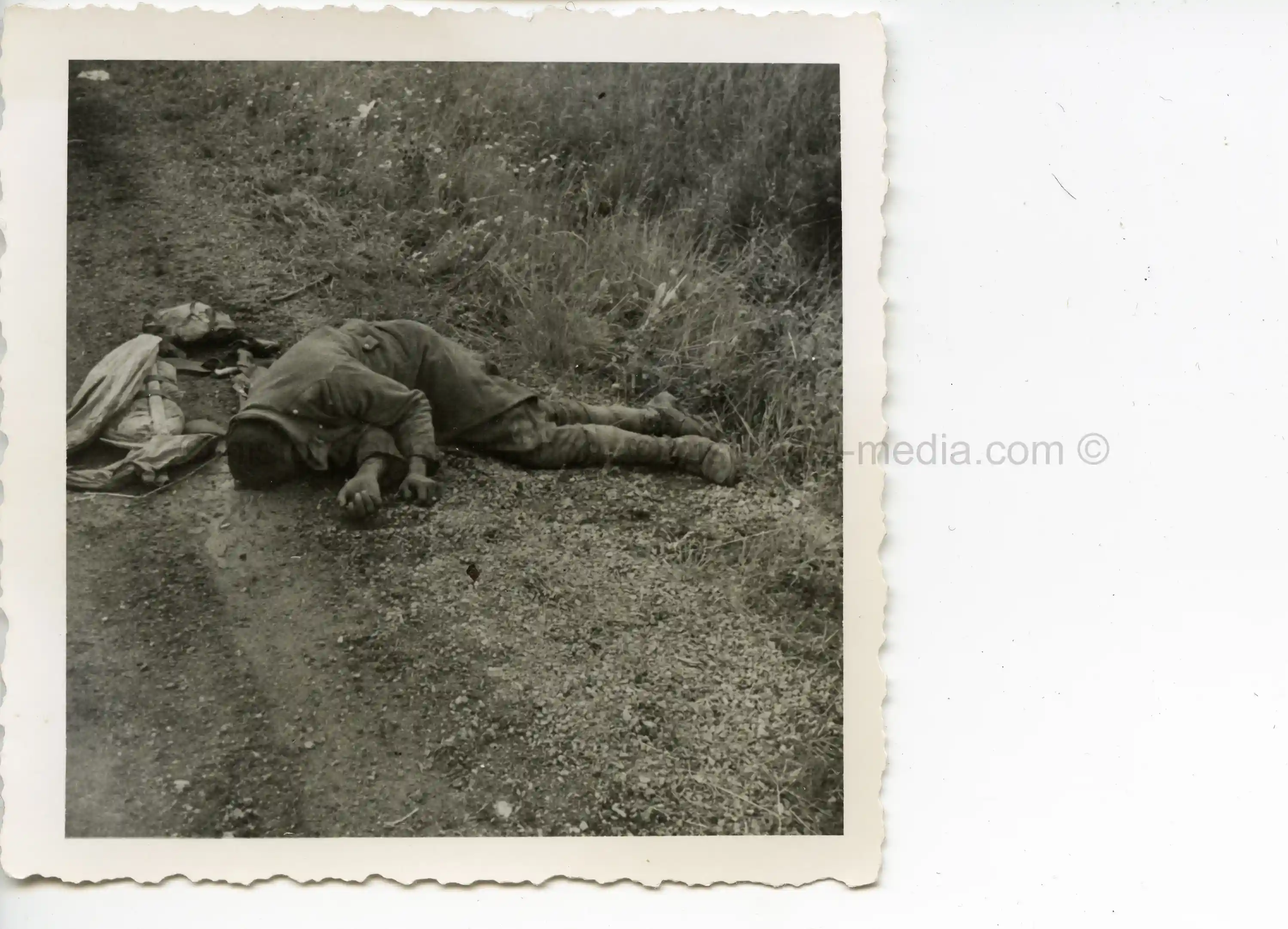 PHOTO OF KIA RUSSIAN SOLDIER IN THE FIELD