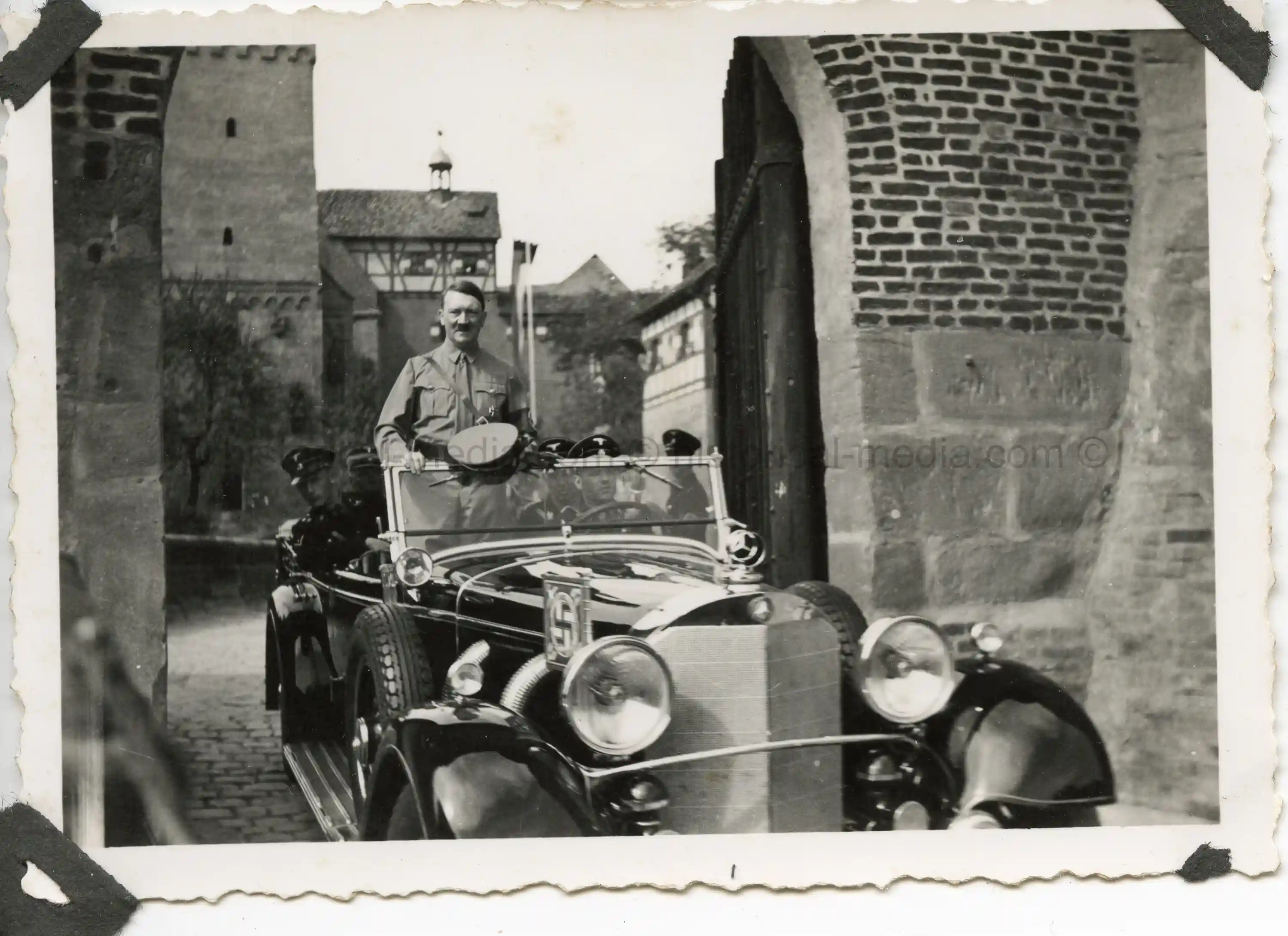 ORIGINAL PRIVATE PHOTO OF HITLER IN CONVERTIBLE IN NÜRNBERG