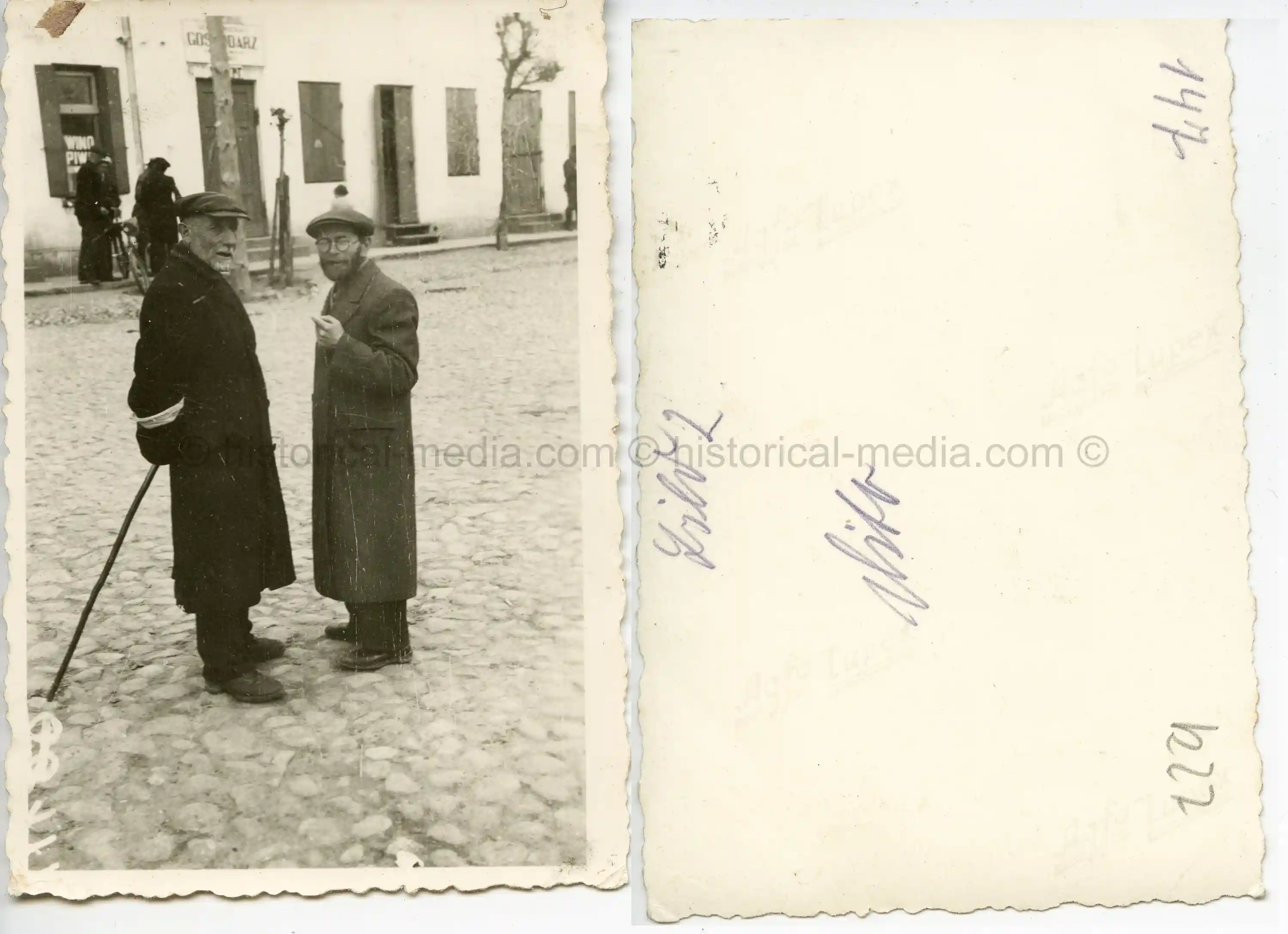 GERMAN SOLDIER PHOTO OF JEWISH MEN WEARING ARMBAND
