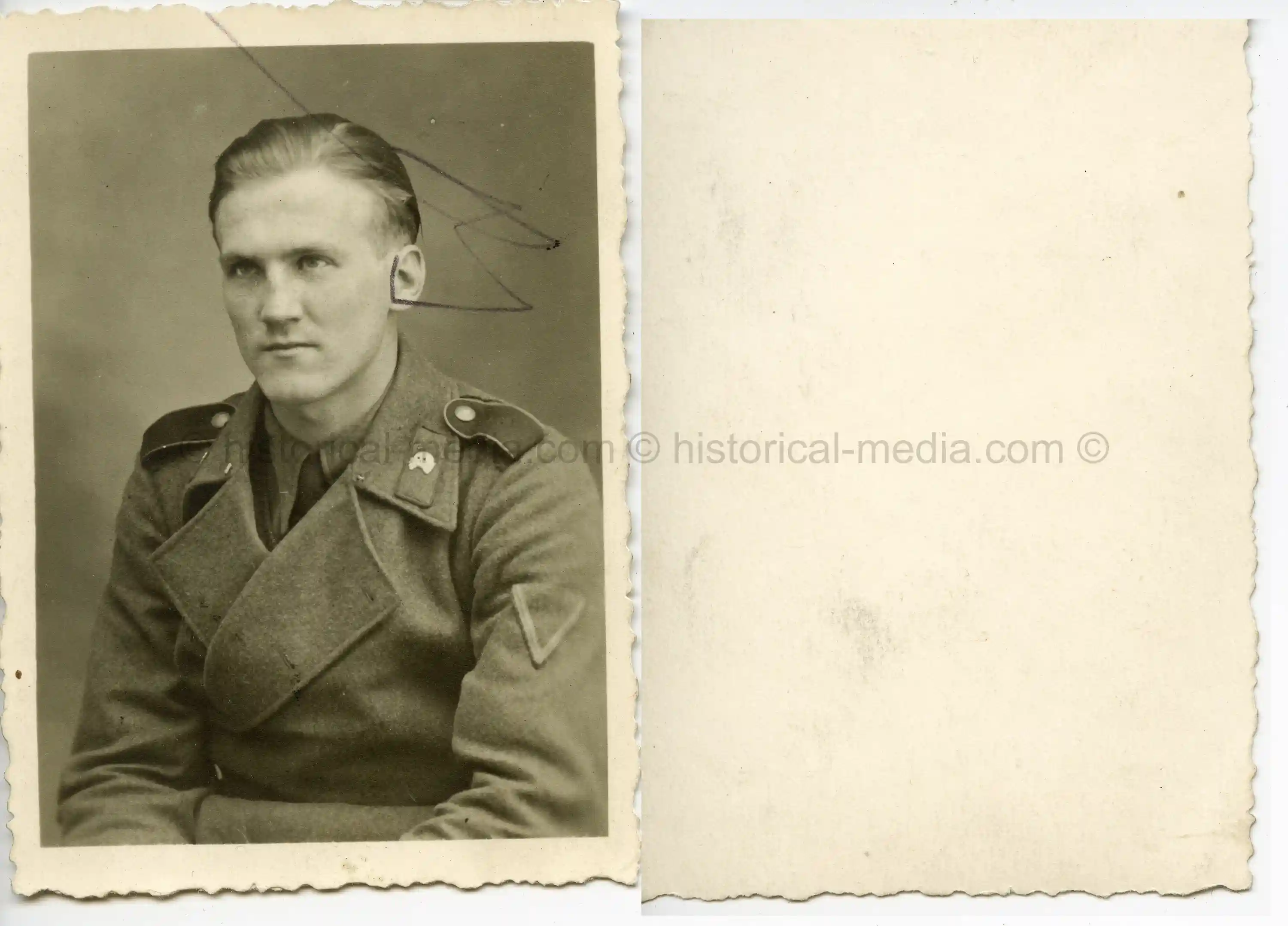 STUDIO PORTRAIT STURMGESCHÜTZ MAN IN FELDGRAU TUNIC