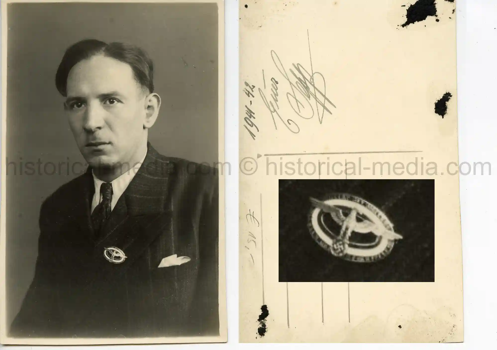 STUDIO PORTRAIT PHOTO - MILITÄRVERWALTUNGSABZEICHEN 