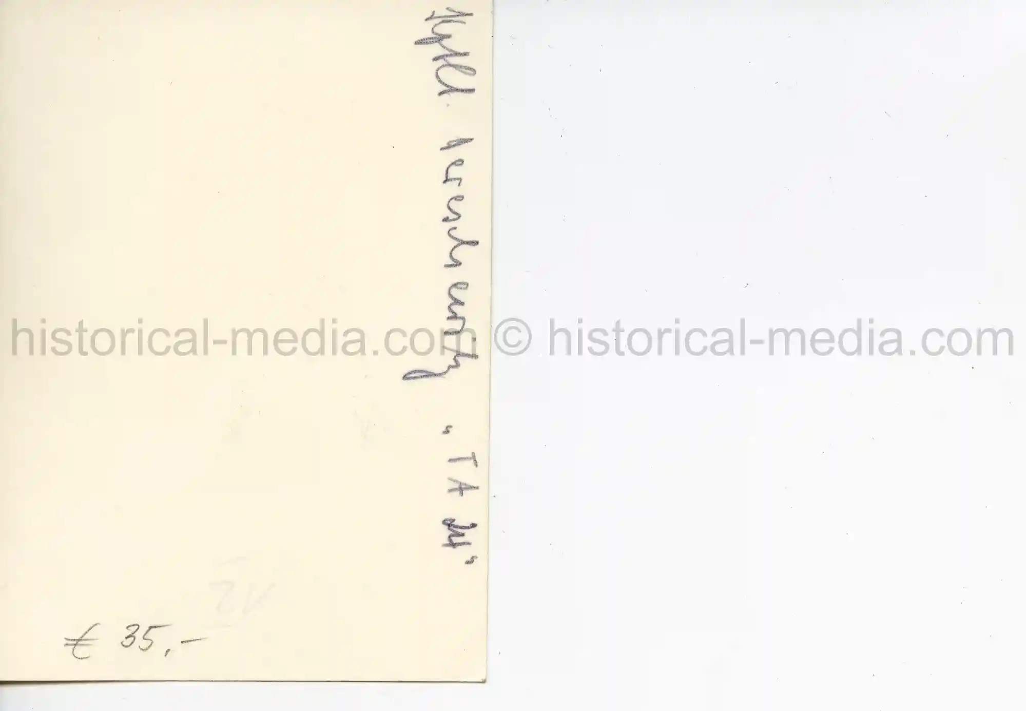 STUDIO PORTRAIT PHOTO KRIEGSMAREINE - DESTROYER, EK1, MINESWEEPER BADGE