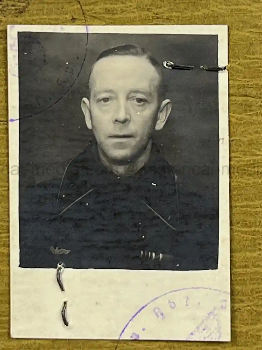SOLDBUCH – LOTHAR SCHMIDT – SANITÄTS-STABSGEFREITER – KRANKEN-TRANSPORT-ABTEILUNG 601 – EASTERN FRONT MEDICAL SERVICE - PANZER TUNIC ID PHOTO