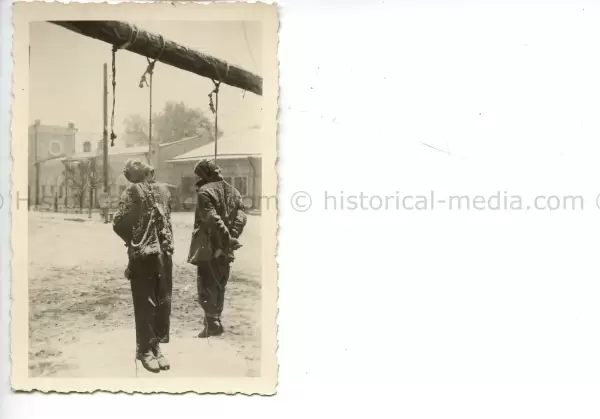 PHOTO OF HANGED RUSSIAN PARTISANS