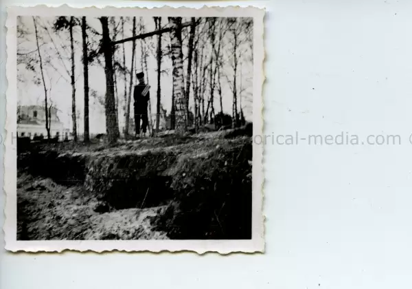 PHOTO OF HANGED RUSSIAN PARTISANS