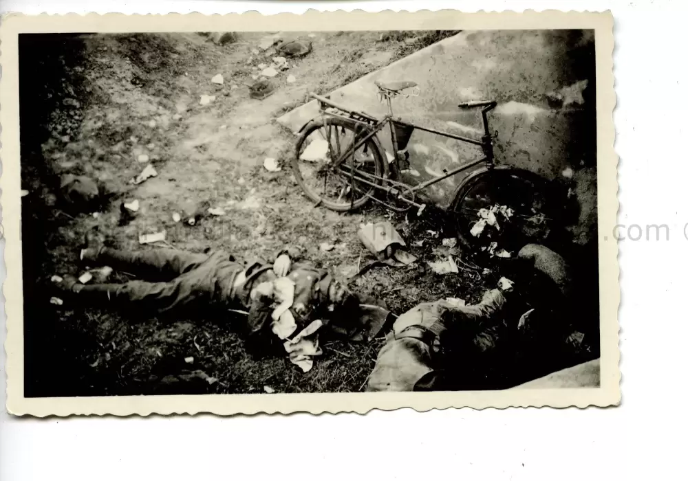 PHOTO OF KIA RUSSIAN BICYCLE SOLDIERS IN THE FIELD