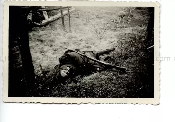 PHOTO OF KIA RUSSIAN SOLDIERS IN THE FIELD