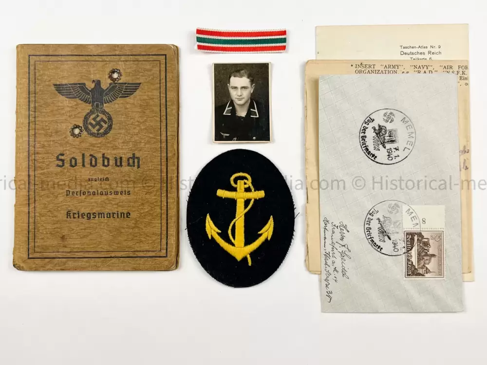 KRIEGSMARINE SOLDBUCH - MEMEL MEDAL, EK2, HIGH SEAS FLEET BADGE