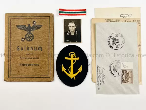 KRIEGSMARINE SOLDBUCH - MEMEL MEDAL, EK2, HIGH SEAS FLEET BADGE