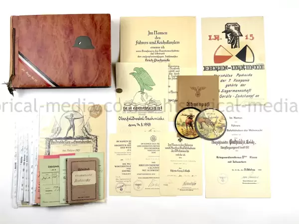 HEER OBERZAHLMEISTER PHOTO ALBUM & AWARD DOCUMENT GROUPING - 52. INFANTERIE DIVISION - NÜRNBERG RALLY - HITLER PHOTOS
