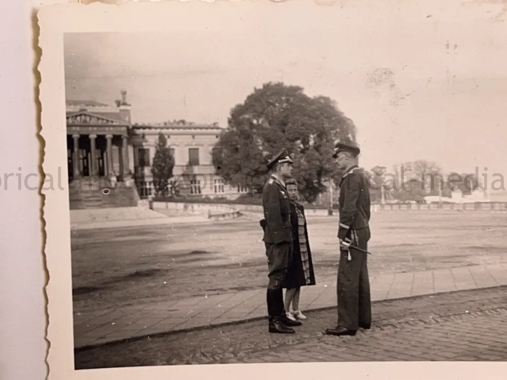 VERY NICE GERMAN LUFTWAFFE PHOTO ALBUM - "BLUE DIVISION" SPANISH DELEGATION TO ITALY - MACKENSEN SIGNATURE