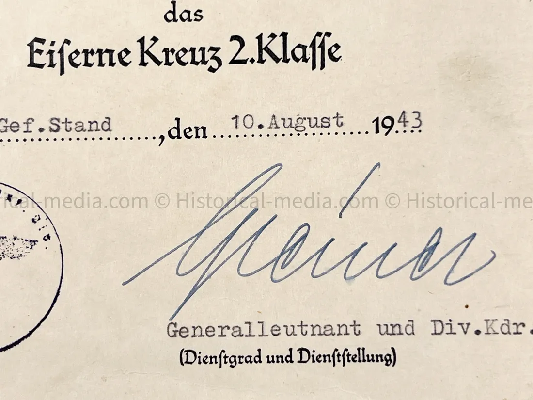 HEER OFFICER SOLDBUCH & AWARD DOCUMENT GROUPING - STURMGESCHÜTZ BATTERIE 667 - GOLD WOUND BADGE