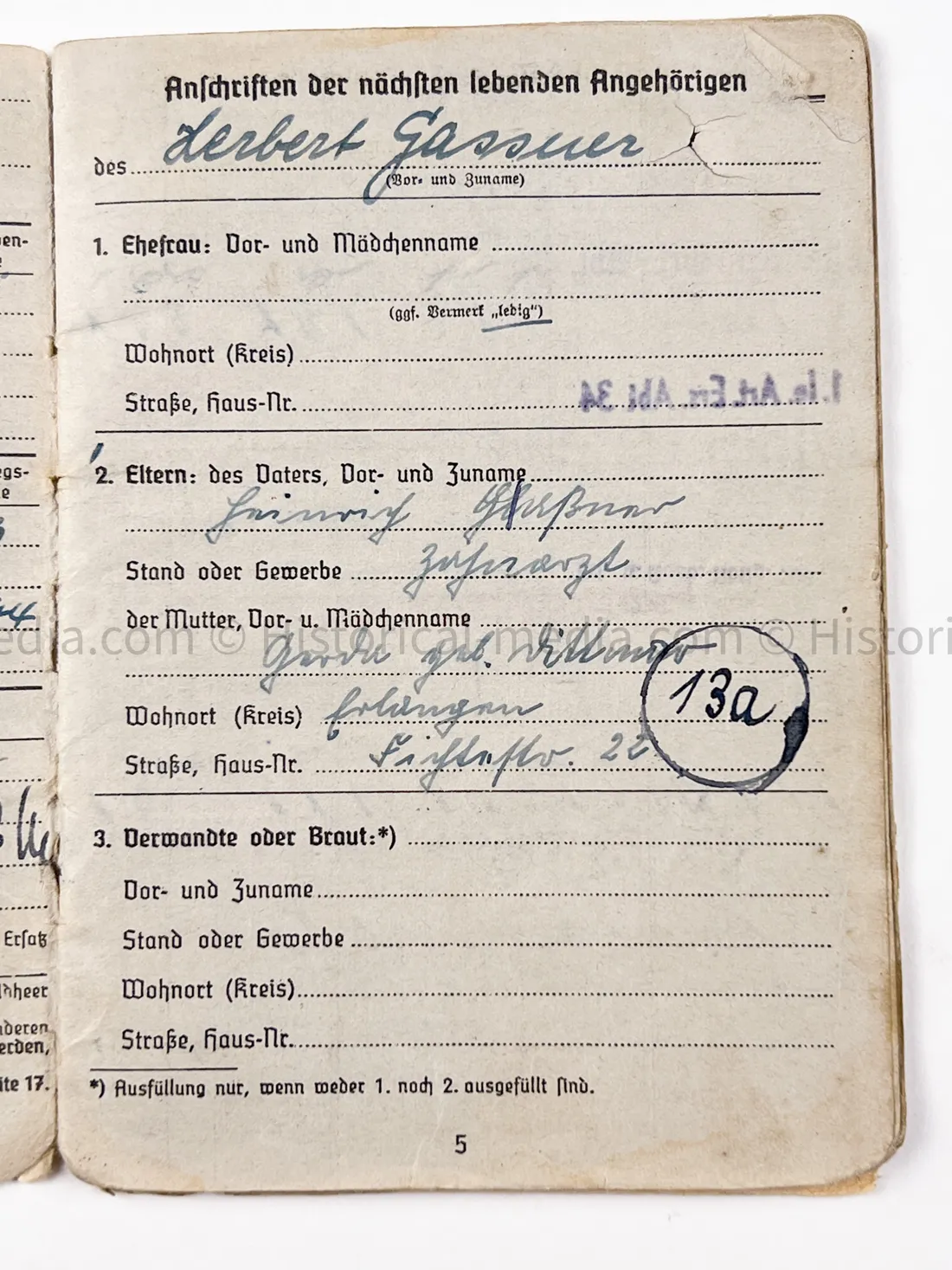 HEER OFFICER SOLDBUCH & AWARD DOCUMENT GROUPING - STURMGESCHÜTZ BATTERIE 667 - GOLD WOUND BADGE