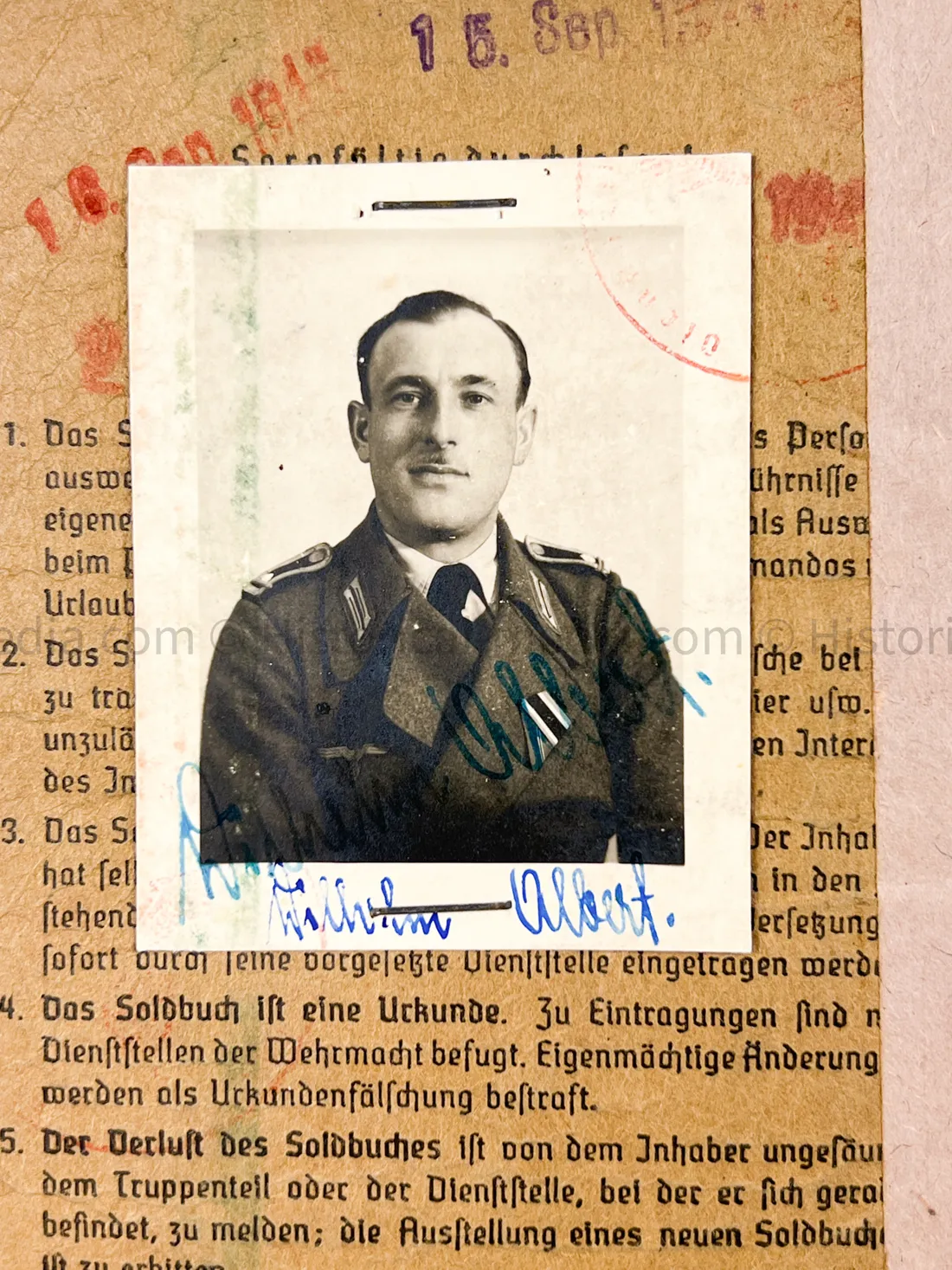 HEER SOLDBUCH - DEUTSCHE WERKSTATT ABTEILUNG - STUG TUNIC - POW BELLARIA