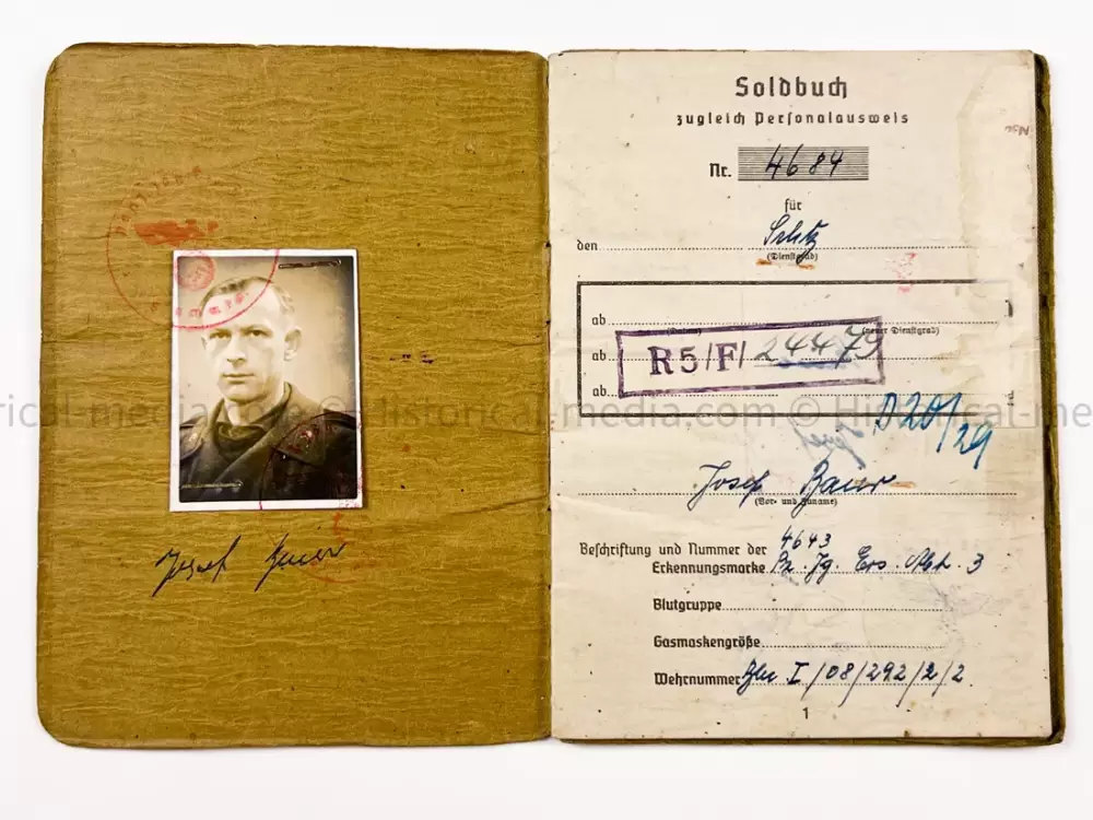 HEER SOLDBUCH - STURMGESCHÜTZ - KOMMANDO HECKER