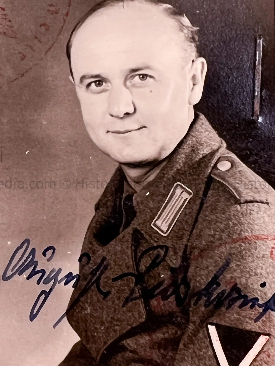 HEER SOLDBUCH & AWARD DOCUMENT GROUPING - HEERES FLAK - 7. PANZER DIVISION - KURLAND