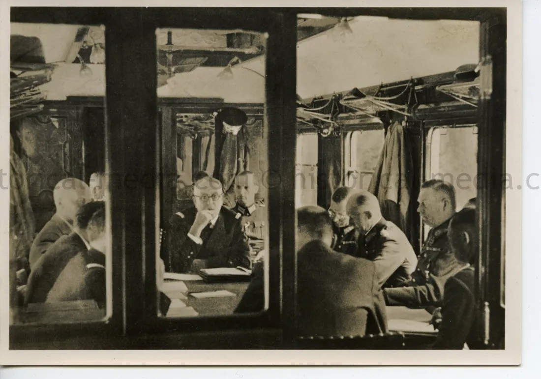 GERMAN POSTCARD PHOTO - ARMISTICE AT COMPIEGNE 1940