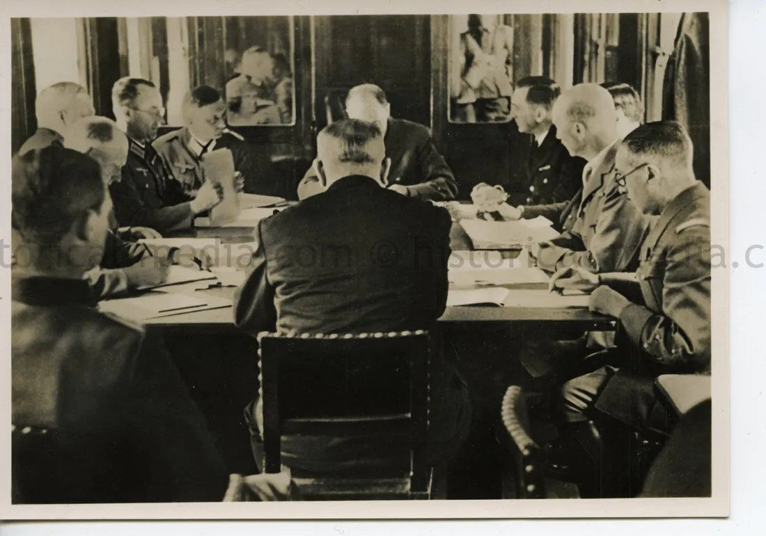 GERMAN POSTCARD PHOTO - ARMISTICE AT COMPIEGNE 1940