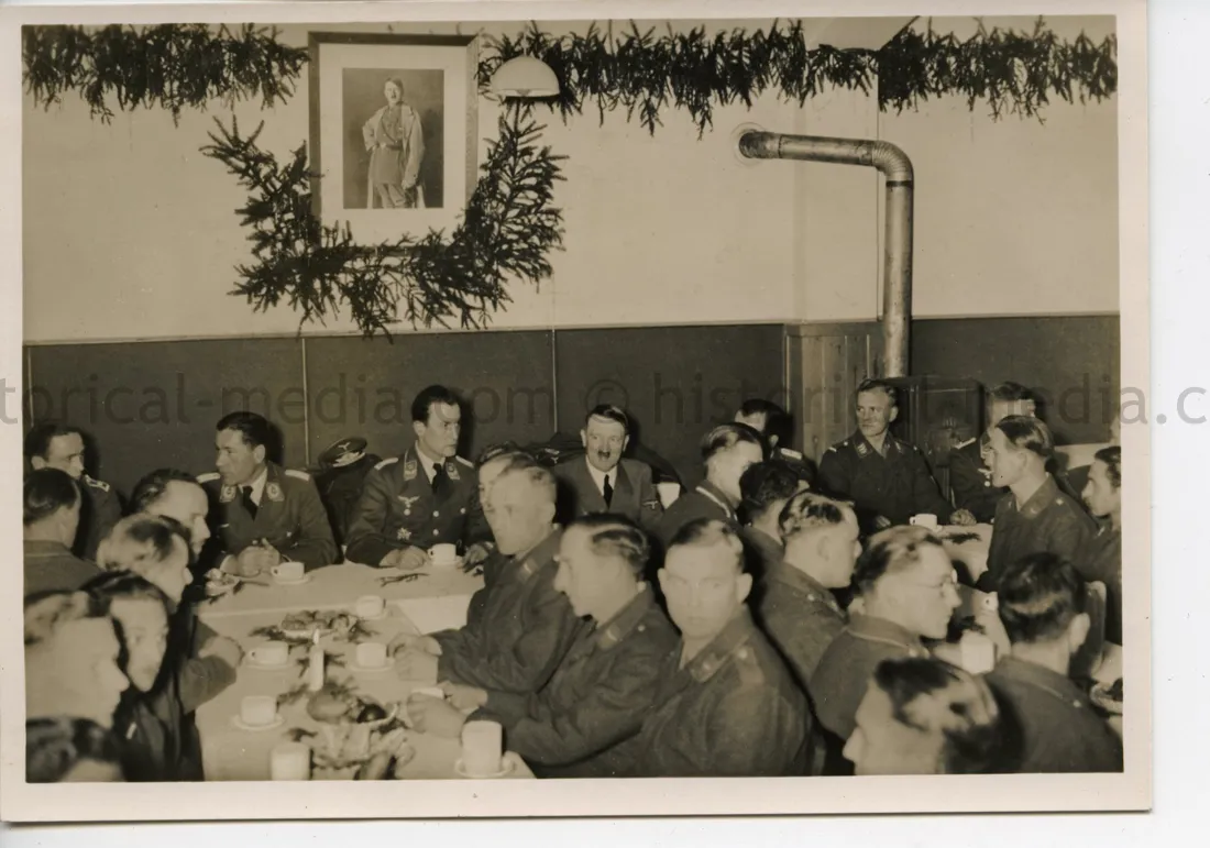 POSTCARD PHOTO - LUFTWAFFE CHRISTMAS WITH HITLER IN THE FIELD