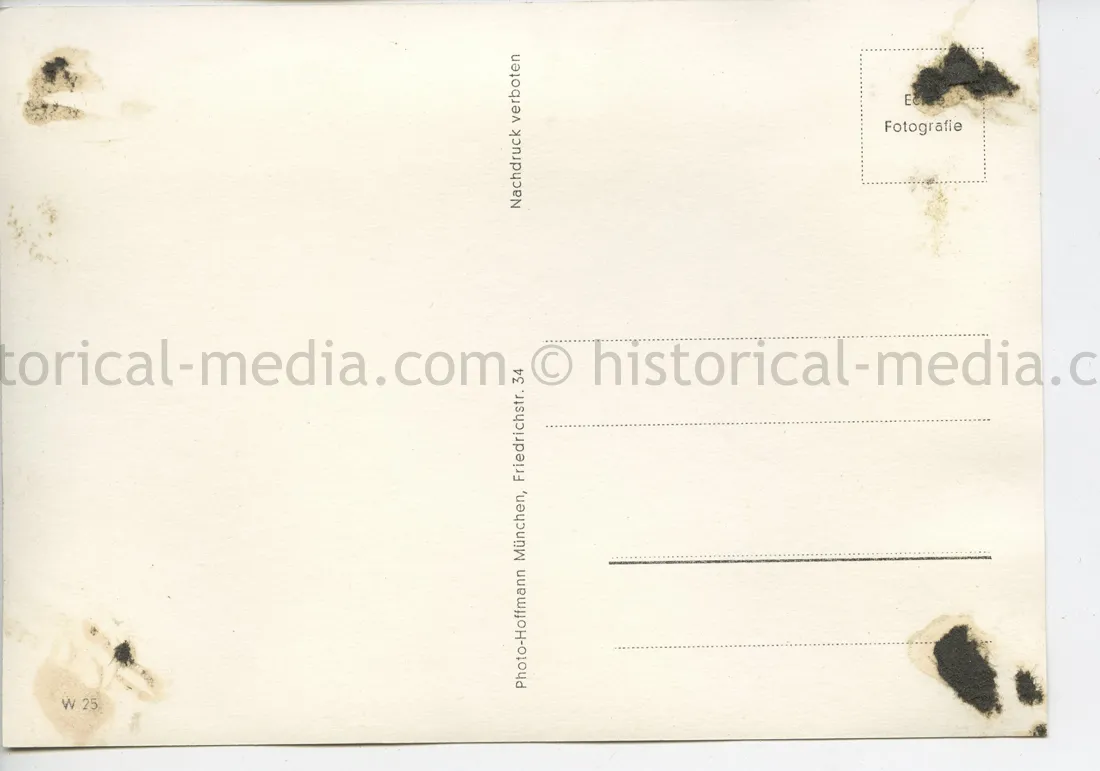 POSTCARD PHOTO - HITLER & GENERALS FLUGPLATZ LE BOURGET - PARIS 1940