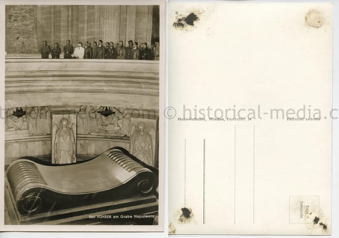 POSTCARD PHOTO - HITLER & GENERALS VISIT PARIS LES INVALIDES 1940