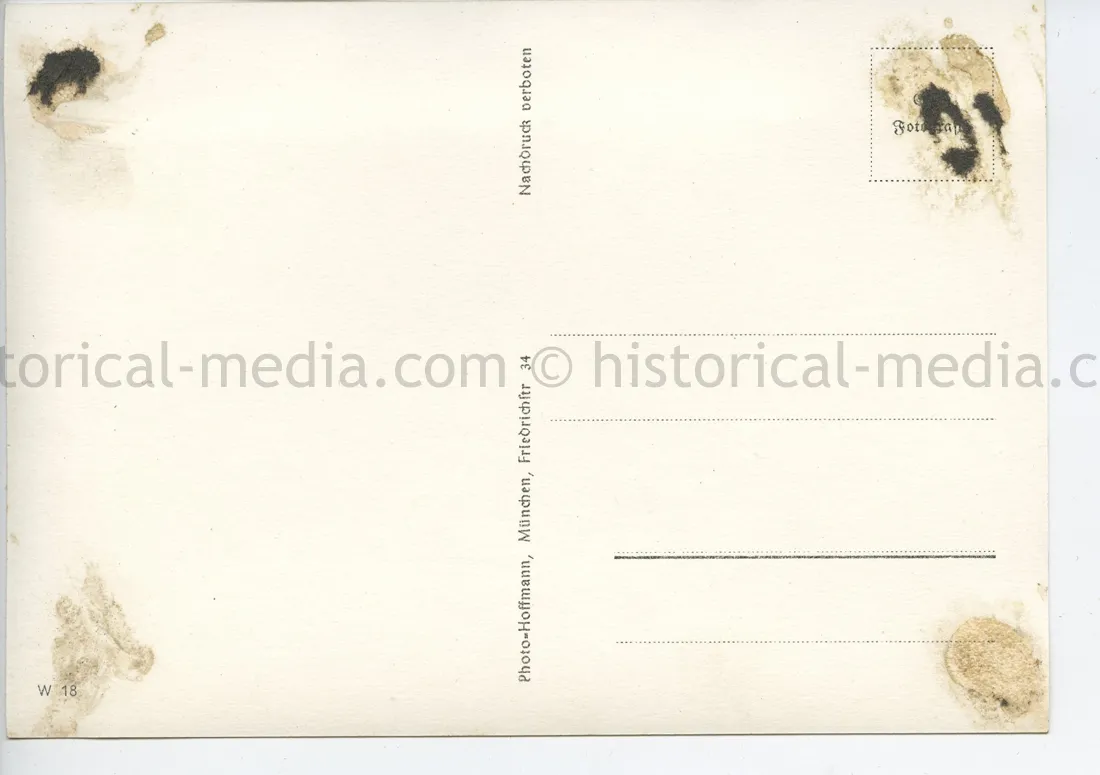 POSTCARD PHOTO - HITLER & GENERALS VISIT PARIS MONTMARTE 1940