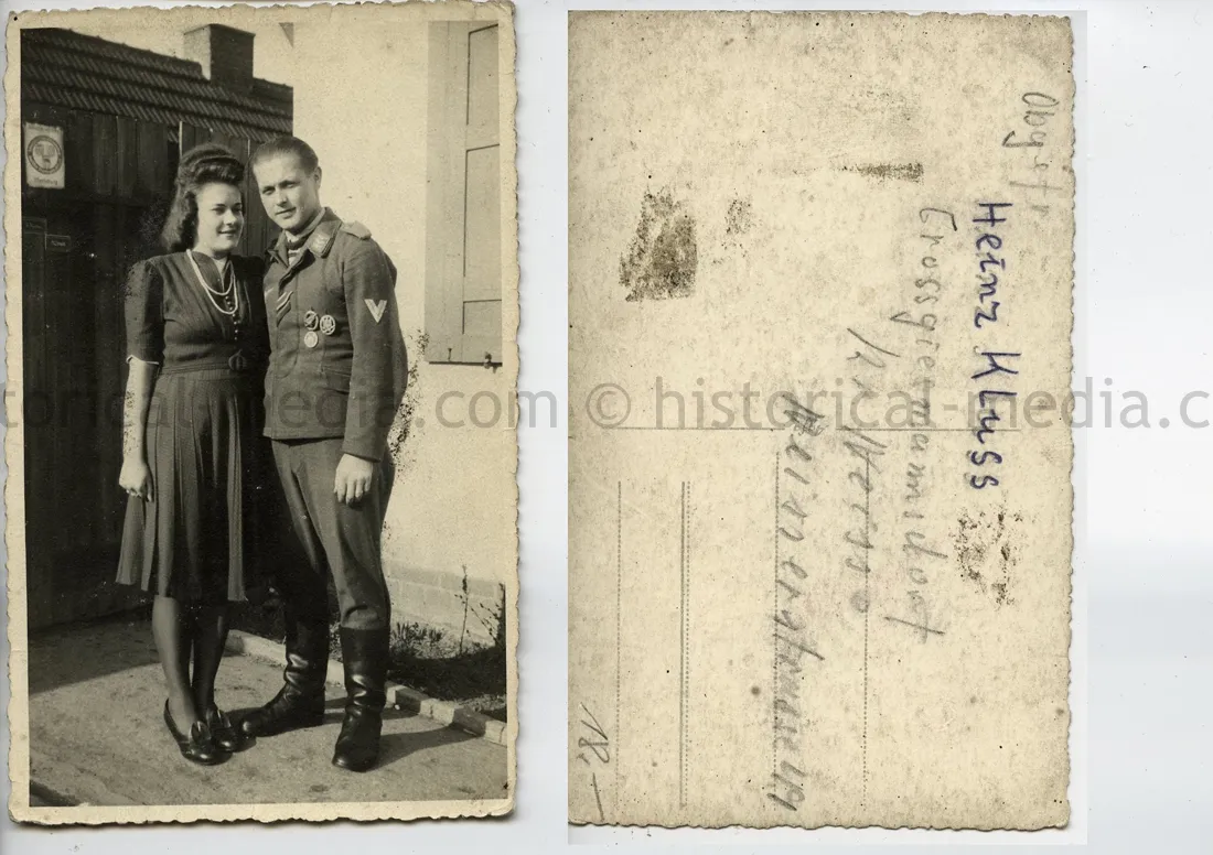 PHOTO OF A FALLSCHIRMJAEGER - HEINZ KLUSS WEARING MEDALS