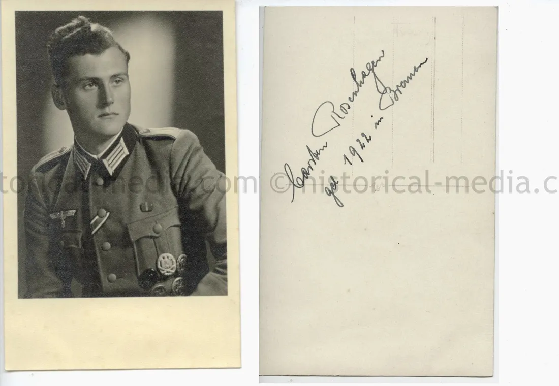 STUDIO PORTRAIT PHOTO - LEUTNANT - MANY DECORATIONS!