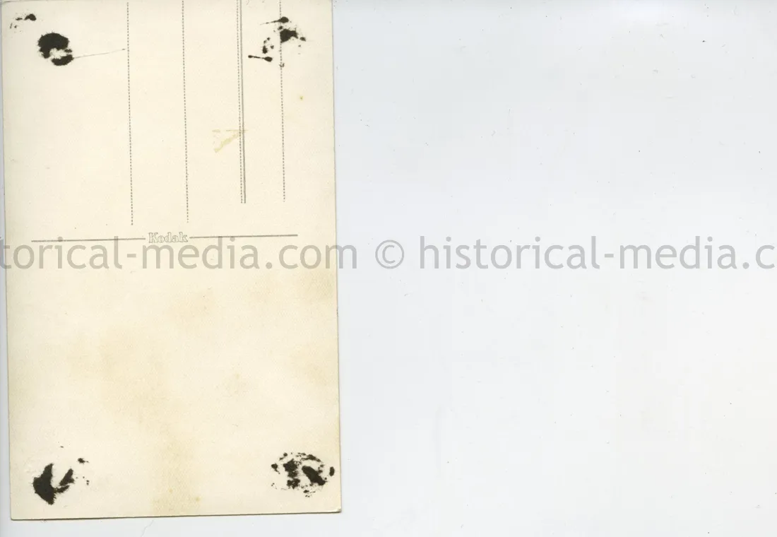 STUDIO PORTRAIT PHOTO - AFRIKAKORPS SOLDIER - M40 TROPICAL TUNIC