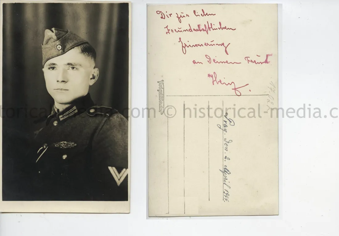 STUDIO PORTRAIT PHOTO - CLOSE COMBAT CLASP