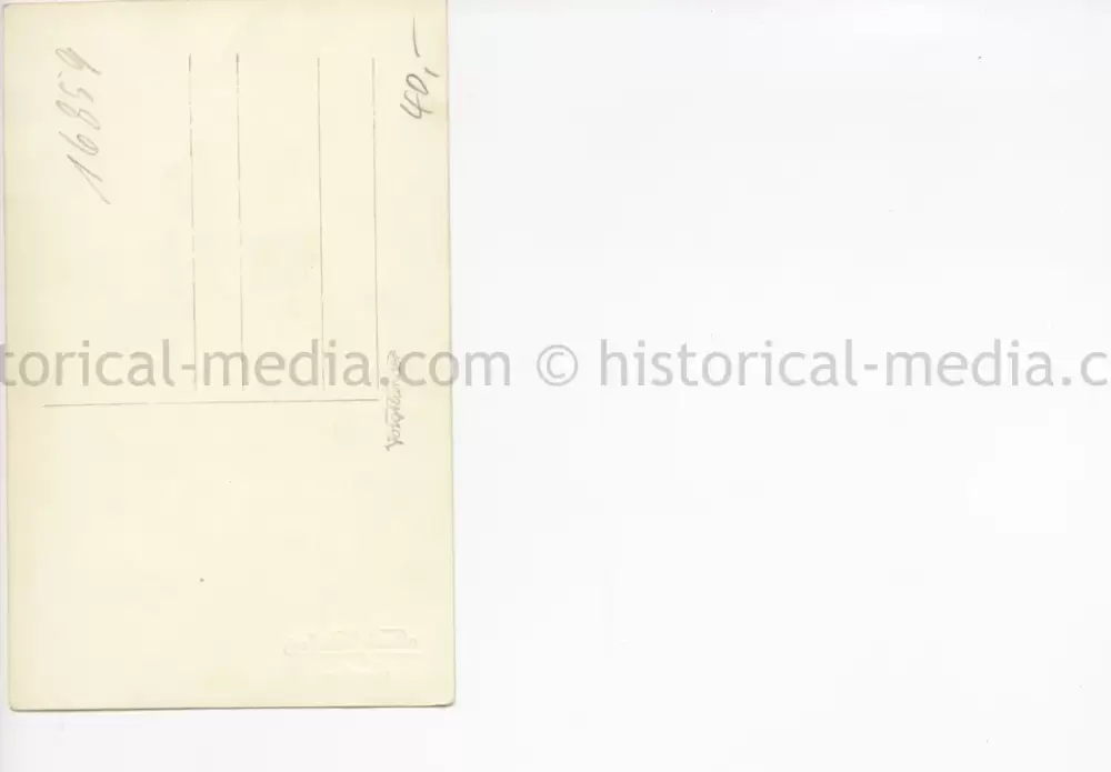 STUDIO PORTRAIT PHOTO - KRIEGSMARINE SAILOR - MINESWEEPER BADGE