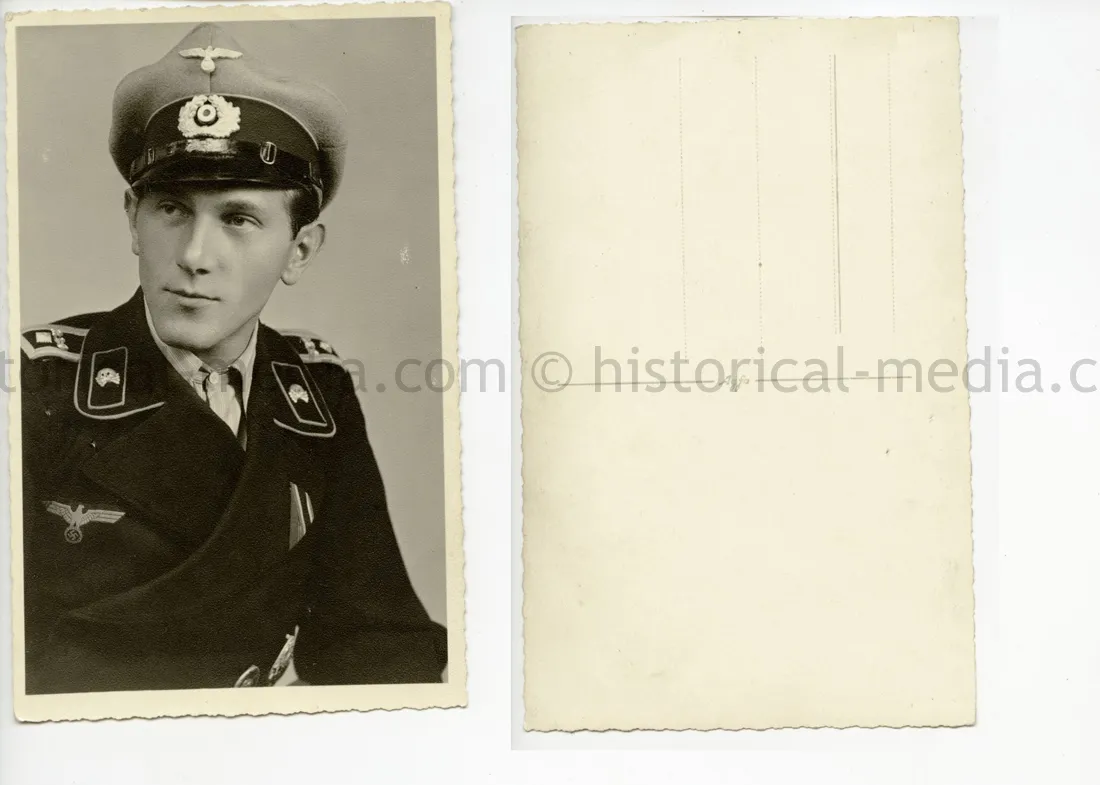 STUDIO PORTRAIT PHOTO - PANZER MAN WEARING PANZER ASSAULT BADGE - NICE!