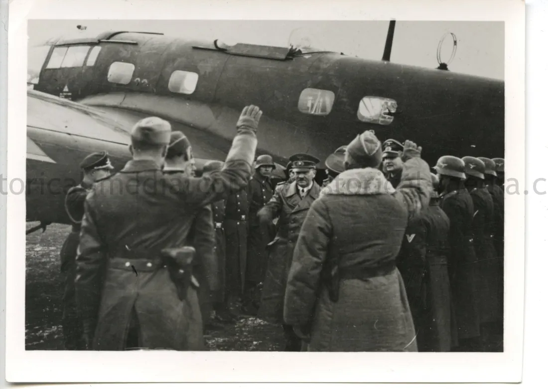 ORIGINAL PRIVATE PHOTO OF HITLER CONFERRING WITH VON KLEIST - DECEMBER 3, 1941