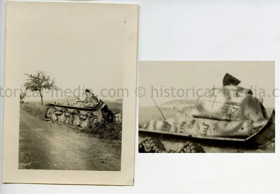 GI PHOTO OF A BEUTEPANZER FRENCH RENAULT AMC 35 W/ CAMO & TURRET NUMBER
