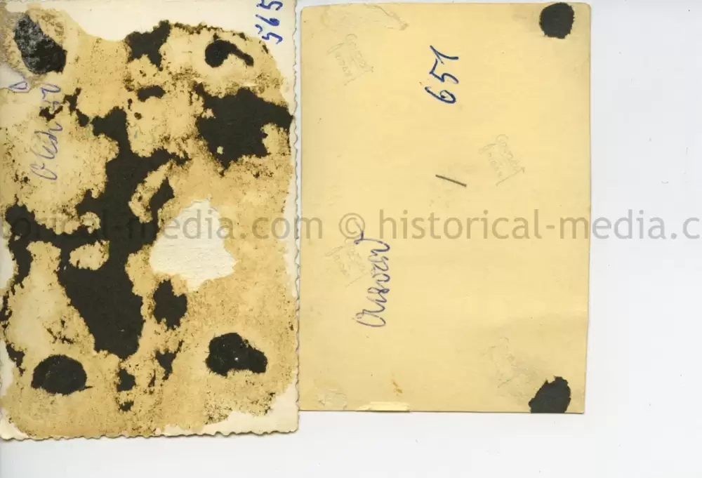 2x PHOTOS OF LUFTWAFFE TROOP WEARING GENERAL WEAVER CUFFTITLE