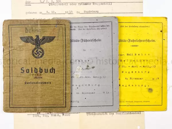 SOLDBUCH & DOCUMENT GROUPING - STURMGESCHÜTZ ABTEILUNG 904 - GOLD WOUND BADGE